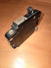 A130R Crouse-Hinds 1 Pole 30 Amp Circuit Breaker Right Side Clip MH130R