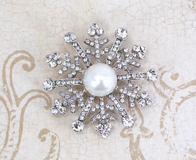 Sparkling crystal snowflake pin brooch with white pearl Sparkling crystal snowflake pin brooch with white pearl