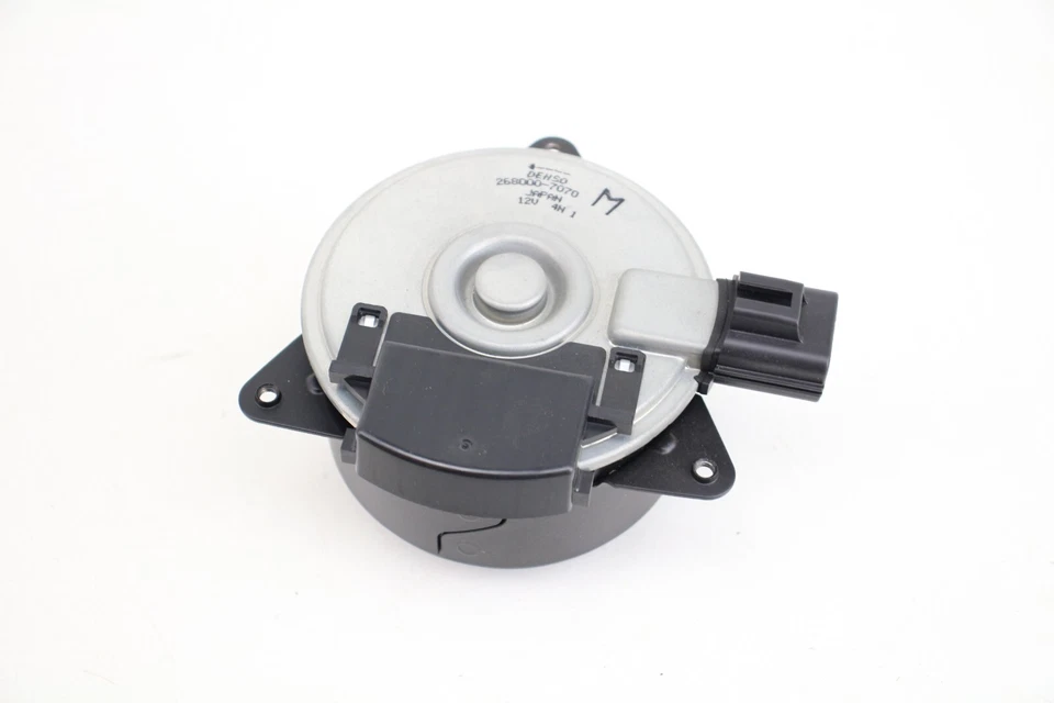 Двигатель вентилятора охлаждения двигателя 2012 Chevrolet Caprice 92251641 - Изображение 3 из 4