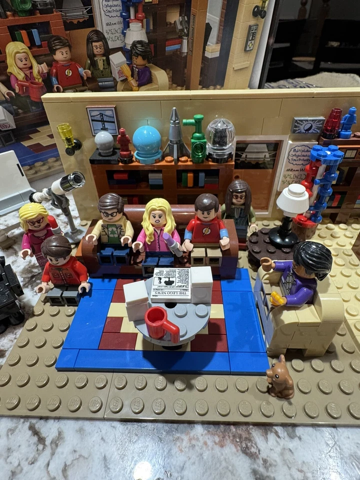 LEGO IDEAS 21302 - THE BIG BANG THEORY - RETIRED SET - Read Description Foto 2 de 4