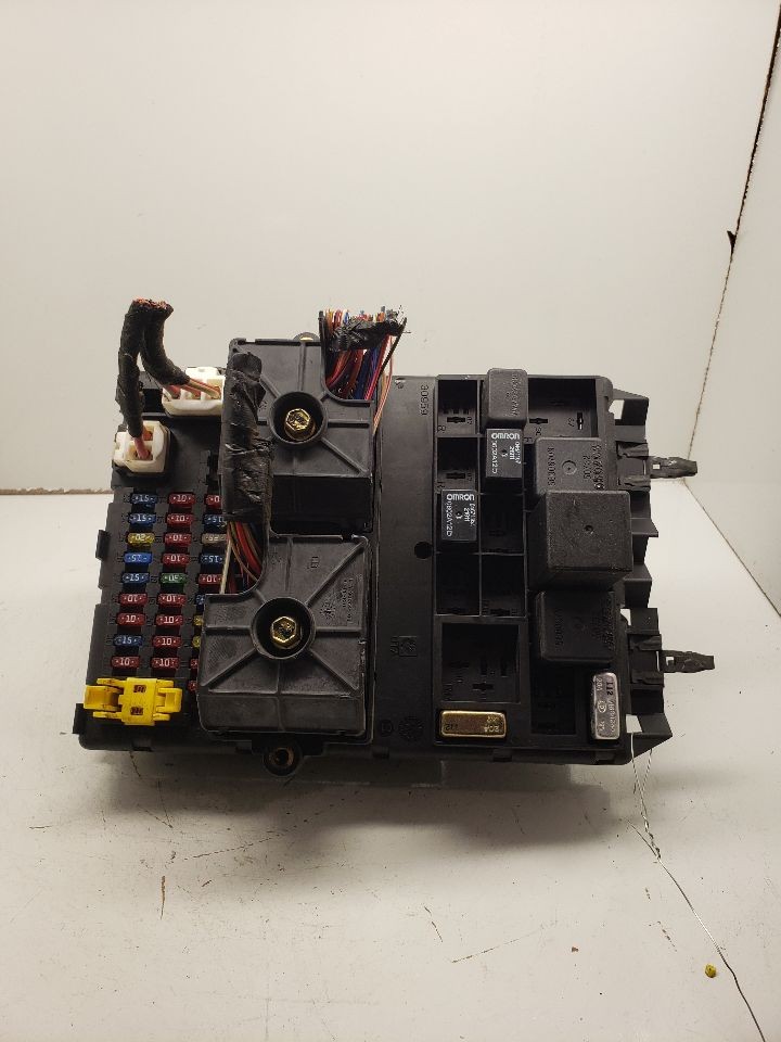 Used Body Control Module fits: 2002 Jeep Grand cherokee Body Control BCM LH dash