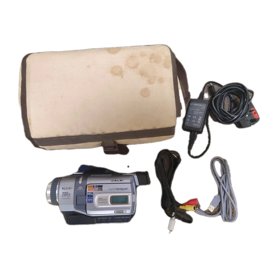 Sony DCR-TRV340E Hi8 Digital8 Retro Vintage Camera Video Tape Camcorder Handycam - Image 2 of 4