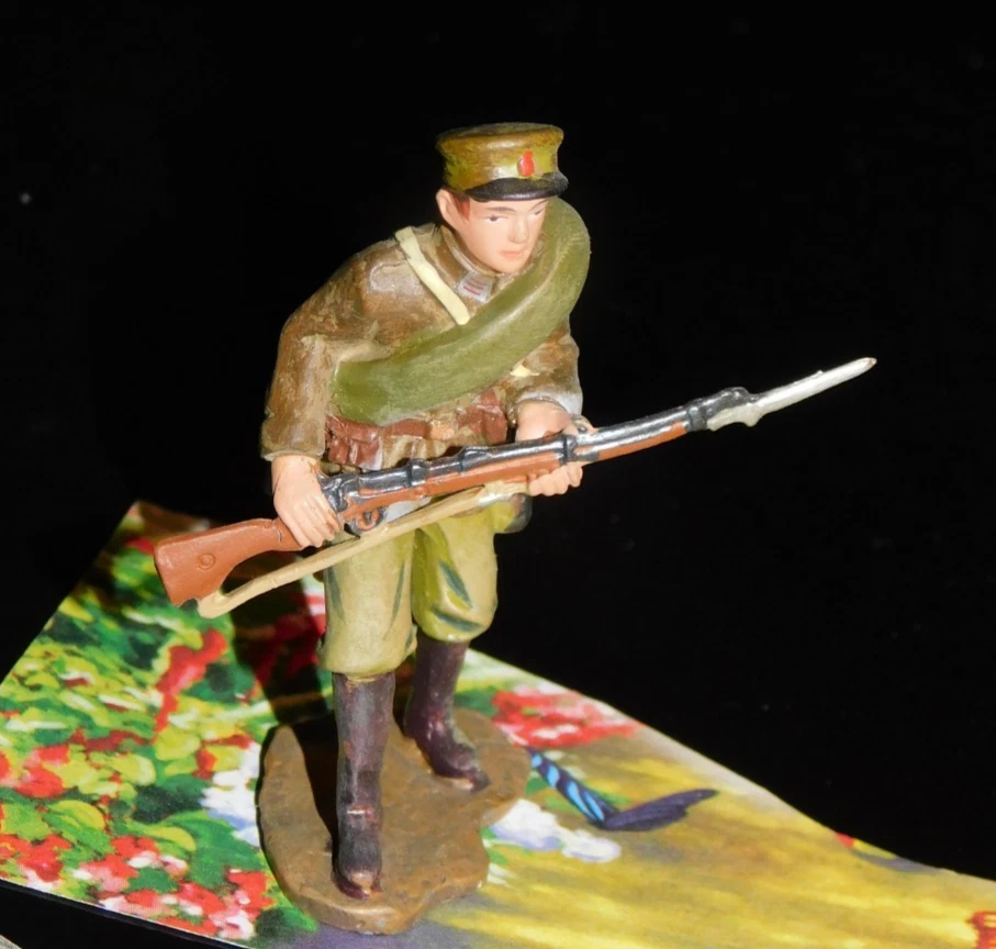 LOT B4 D'ANCIENS petits soldats en métal Rome empire infantry of