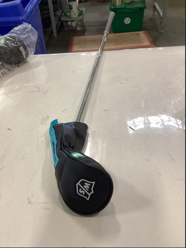 Club de golf híbrido Wilson Dynapower para diestros para mujer Foto 3 de 3