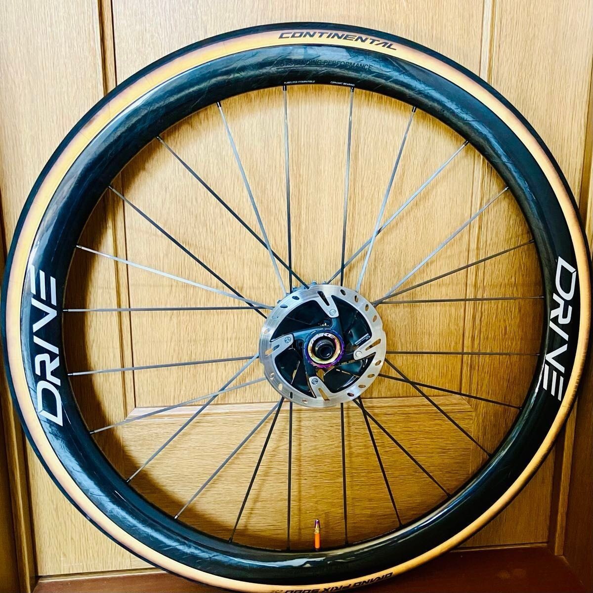 Elite Wheels DRIVE 40D Tubeless Carbon Wheelset Silver Logo