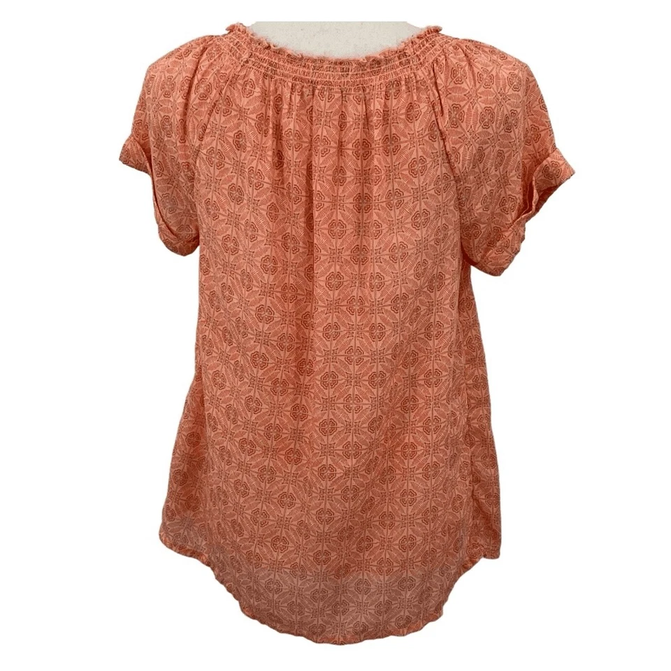 Blusa para mujer Caslon S estampado coral manga corta cuello en V Foto 2 de 4