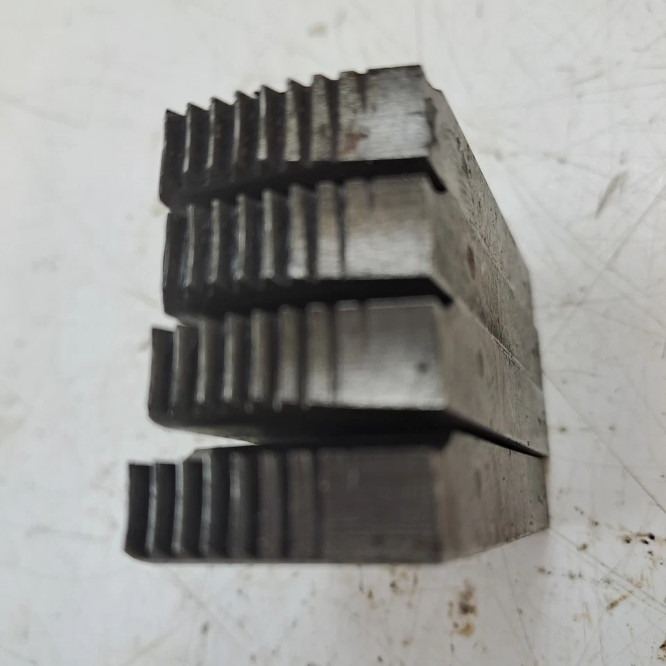 1.1/2" to 2 " BSPT HIGH SPEED STEEL, PIPE DIES/ CHASER SET, 2" Stock x 11 TPI . - Image 2 of 4