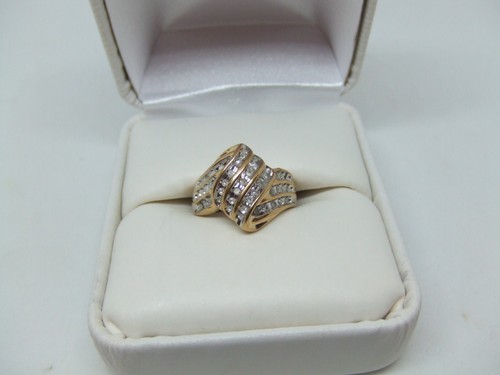 10k yellow gold diamond ring size 3
