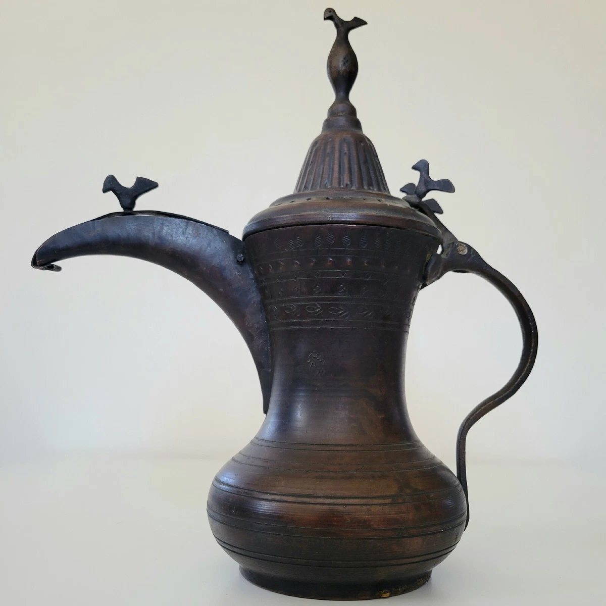 Antique dallah top