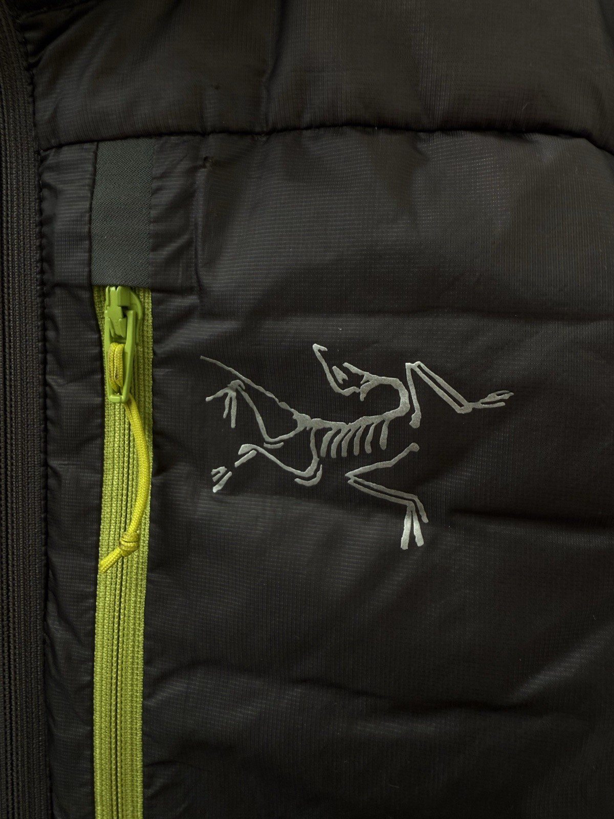 Giubbotto uomo Arc'teryx Cerio LT grigio piumino leggero zip imbottito taglia S