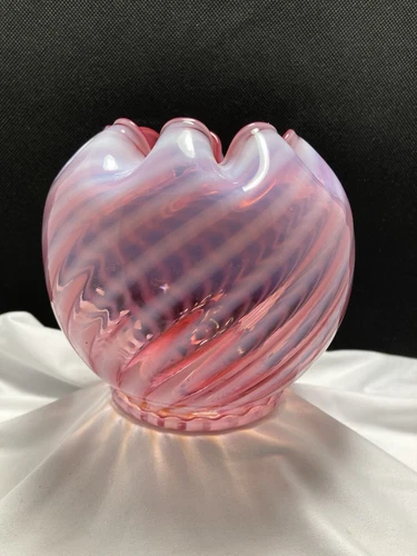 Vtg Fenton Cranberry Opalescent Spiral Optic Swirl Rose Bowl Vase