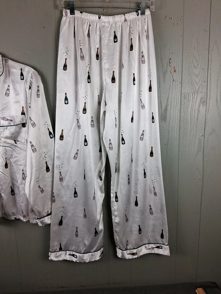 Juego de pijama Bella Sleep Spa para mujer grande estampado de botella de champán satinado conjunto de salón Foto 4 de 4
