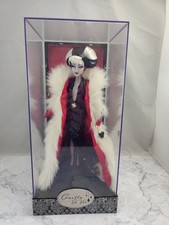 New Disney Store Designer Villains CRUELLA DE...