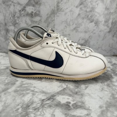 Nike Cortez Mens Sneakers 7.5 White Navy Leather  06 Basic Retro Athletic Shoes