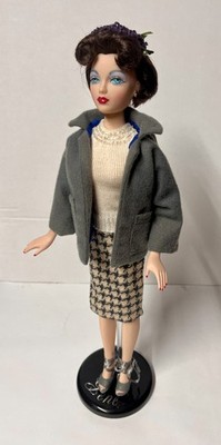 Ashton Drake Gene Marshall ''April showers'' Doll in ''Afternoon Off'' Outfit