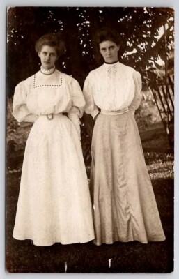 Chelshire OH Two Edwardian Women Adele Van Gilder Web And Helen Postcard C41