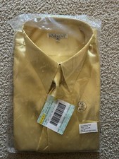 Men  s dress shirt and tie