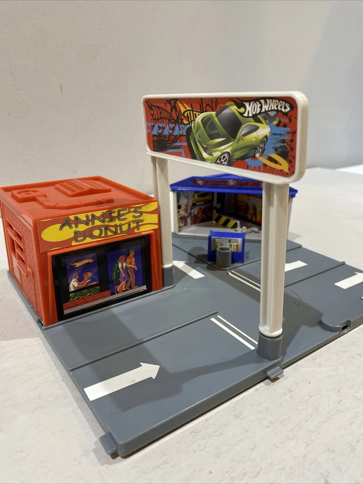 Juego Mattel Hot Wheels Mega City 2007 City Block envío de donación y reparación L6950 Foto 2 de 4