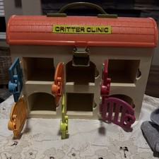 B.Critter Clinic - Toy Vet Set - Animal Hospital with Keys - No Animals or keys