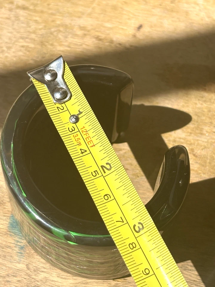 Brazalete Brazalete KENZO × H&M Lucite Negro VERDE Y PLATA Acentos Foto 3 de 4