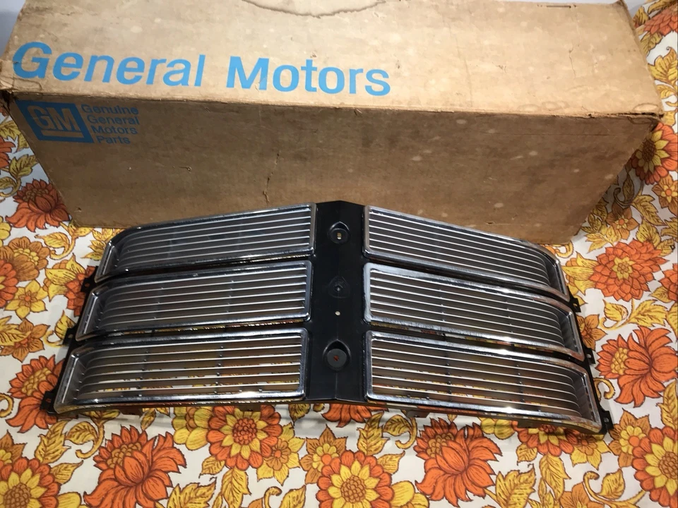 Pontiac Catalina 1975 nuevo stock antiguo parrilla central OEM caja original Foto 4 de 4