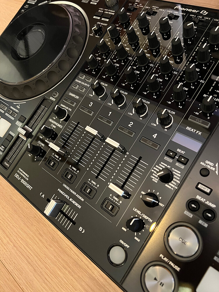 Pioneer DJ DDJ-1000SRT Black 4-channel DJ Controller for Pioneer DJ DDJ-1000SRT Black 4-channel DJ Controller for