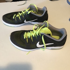 womens lime green and black nike shoes