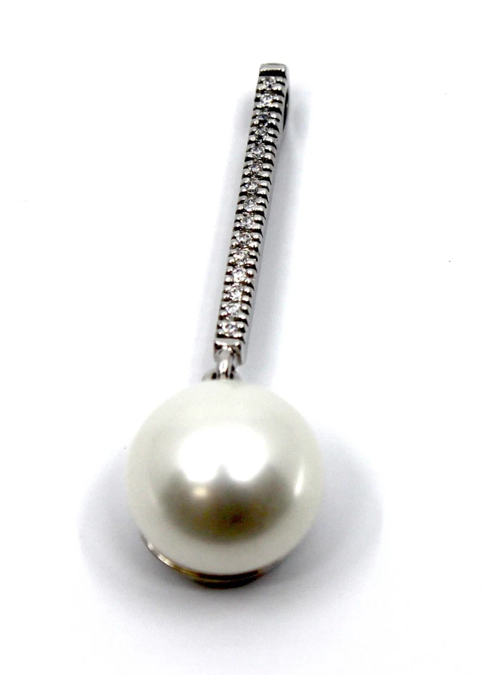 Colgante delicado de oro blanco macizo de 14 k con perlas naturales y diamantes línea de gota Foto 3 de 4