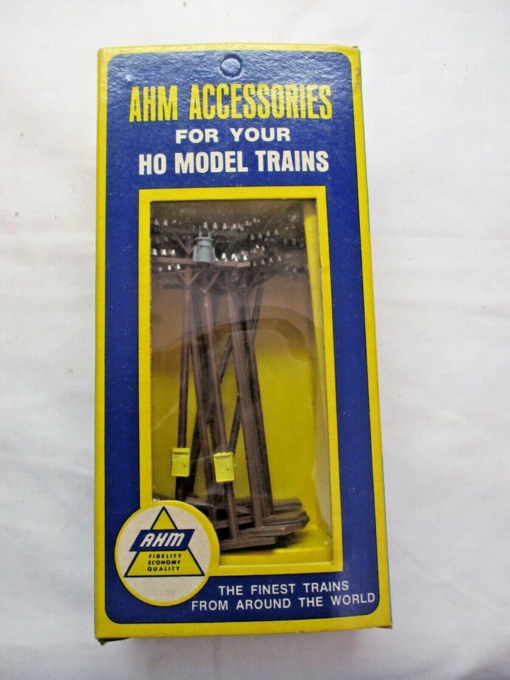 AHM HO Accessories 5610 5611 Assorted Railroad Signals Signs Telephone Poles Vtg - Image 3 of 4