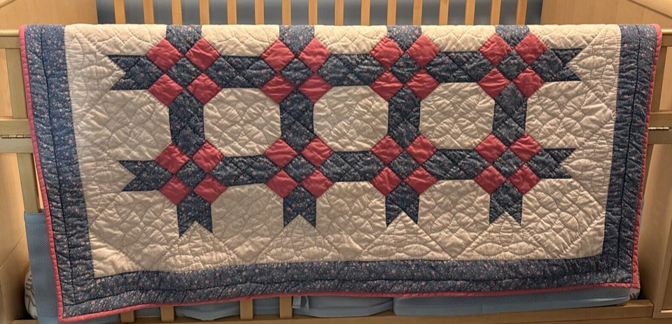 Edredón de arte de pared acolchado a mano rosa azul crema floral 37 pulgadas de ancho x 46 pulgadas de largo Foto 2 de 4