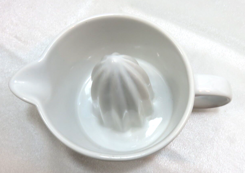 Now Designs Summit Blue Pattern Ceramic Juicer - Picture 6 of 8