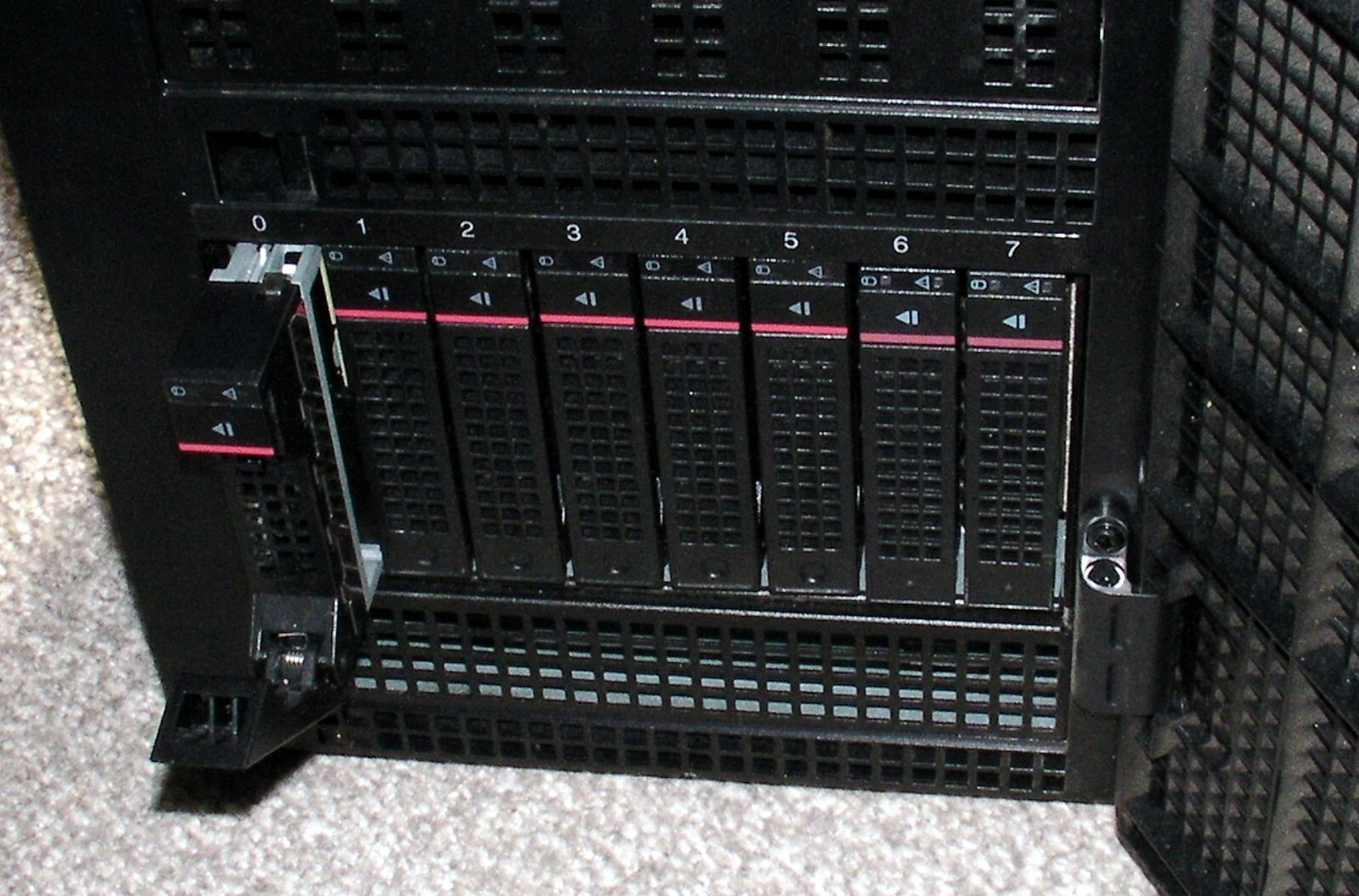 Lenovo ThinkServer TS440 Server Xeon E3 1231 V3 32GB 8 X 900G SAS HD