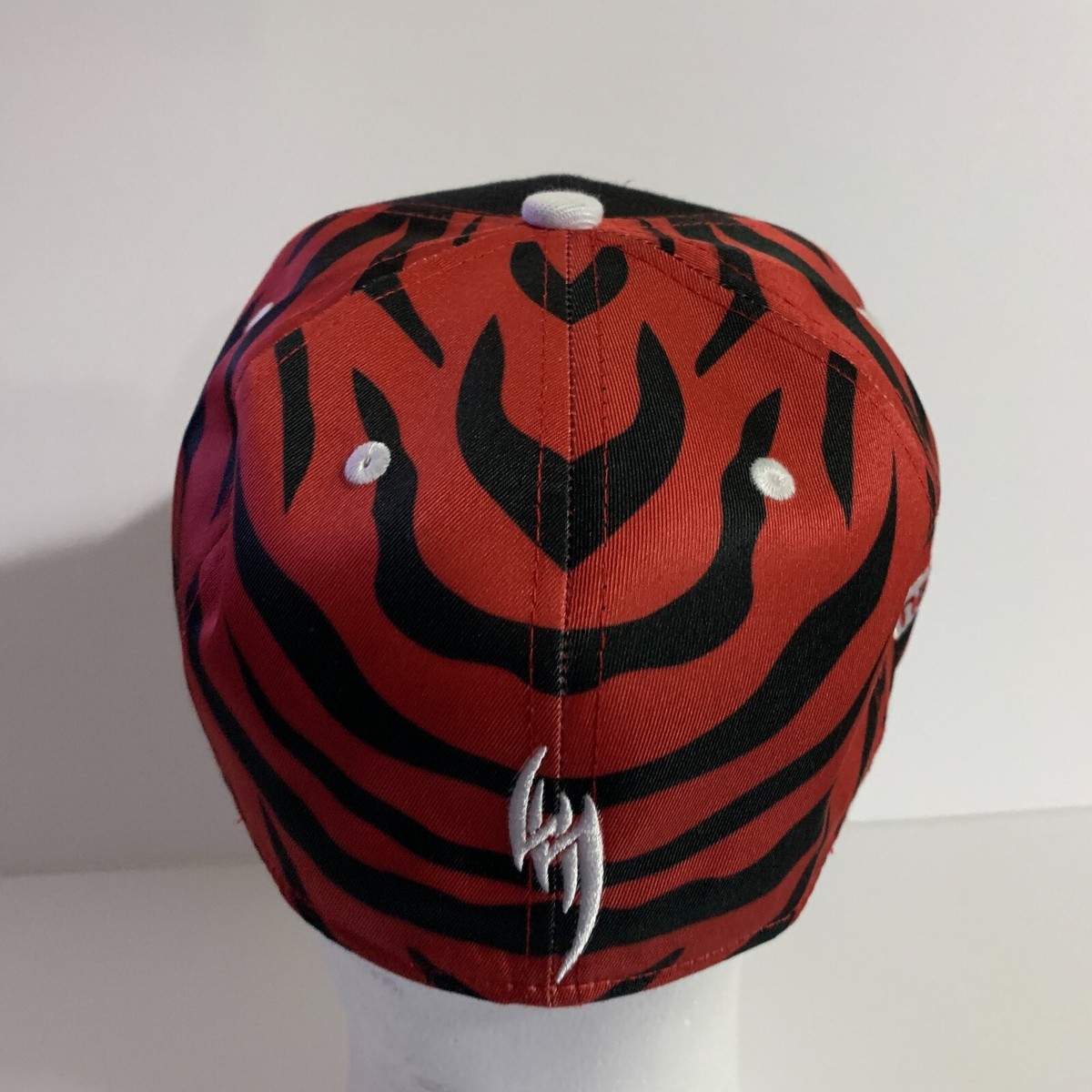 Headgear Classics Hat HGC Fitted Tekken 1994 Namco Zebra Red Black