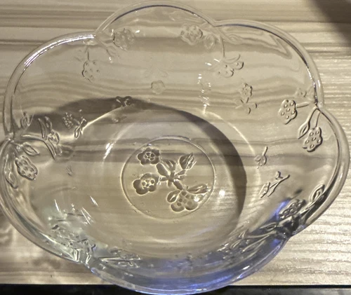 Vintage 1980s Anchor Hocking Savannah Glass Bowl 6 1/4” Embossed Floral Dish
