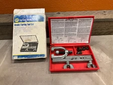 NAPA Double Flaring Tool Set 2199 with case nice shape.