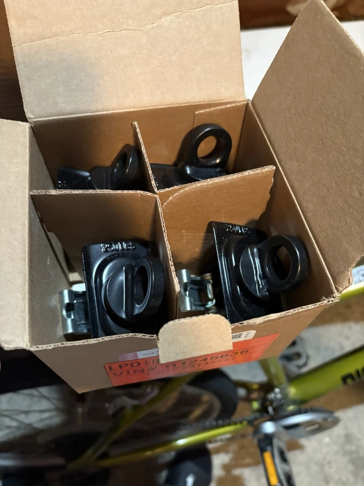 2015-2026 年全新原始设备制造商雪佛兰 Colorado/GMC Canyon 货物绑扎戒指 — 第 2/4 张图片