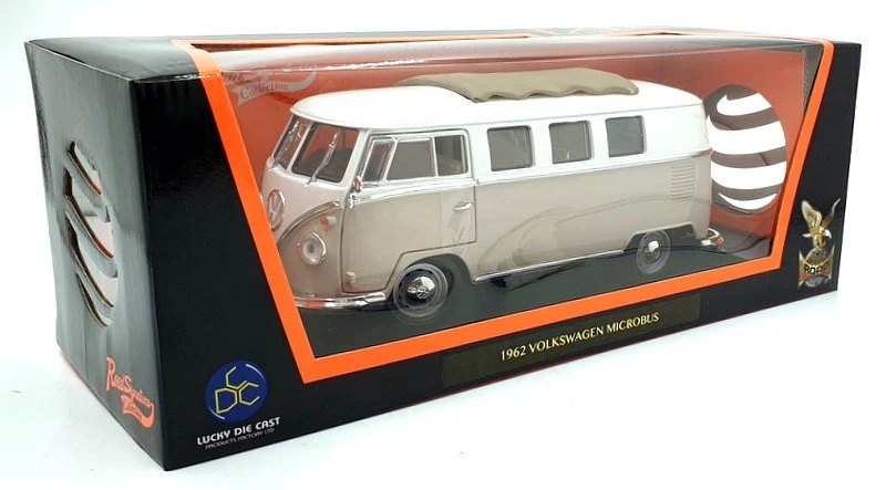 Road Signature 1/18 Scale 92327 1962 Volkswagen Microbus Sliding Sunroof - Cream - Image 3 of 4
