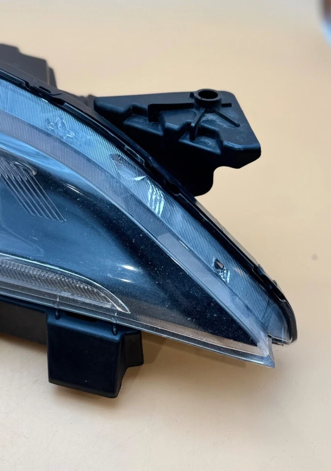 Faro lateral derecho Chrysler 200 sedán pasajero DRL halógeno 2015-2017 Foto 2 de 4