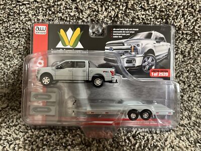2023 AUTO WORLD 1:64 GREY 2019 Ford F-150 Pickup w/CAR TRAILER NEW!!