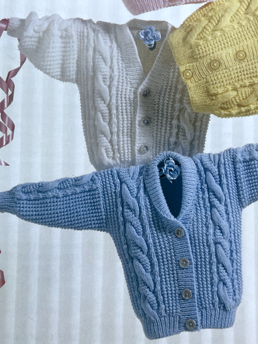 Baby Strickjacke mit Zopfmuster + Struktur STRICKMUSTER Jungen + Mädchen Peter Pan 732 - Bild 7 von 8