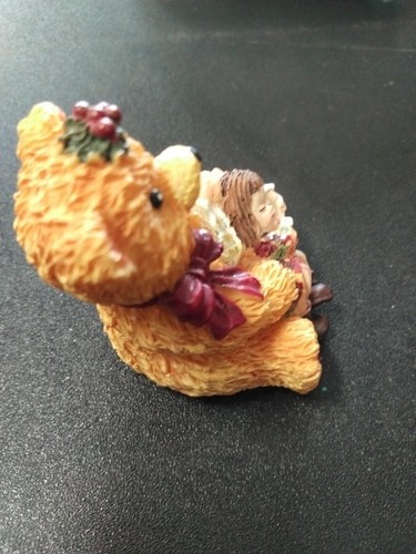 small bear figurine With Little Girl Sleeping B4 - Picture 4 of 4