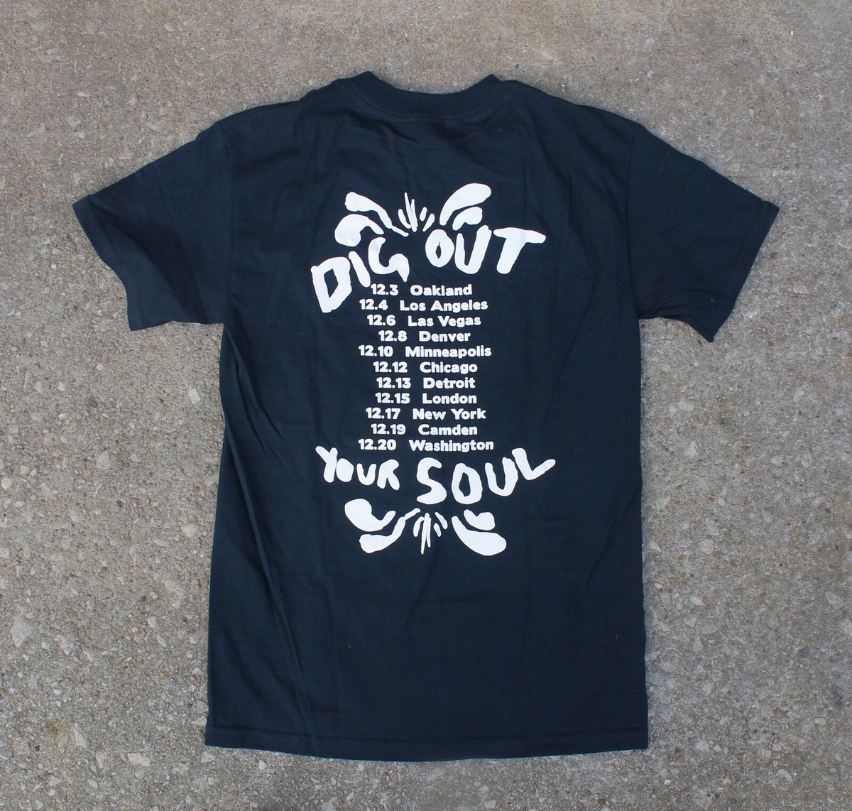 【新品・未使用】oasis dig out your soul ツアーTシャツ s-l1200.jpg