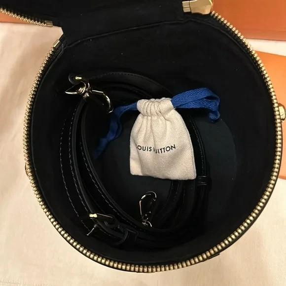 Louis Vuitton Reverse Monogram reverse Monogram c… - image 8