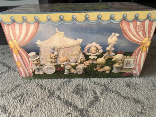 Precious Moments 604070 Sammys Circus Tent Night Light Complete 7 pc Set