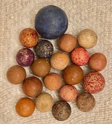 ANTIQUE CLAY MARBLES-LOT OF 20-THESE EXACT MARBLES-1/2'' AVG. SIZE-2 W/CHIP