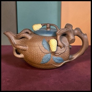 Vintage 1990’s Chinese Yixing Zisha Clay Buddha’s Hand Citron Fruit Form Teapot
