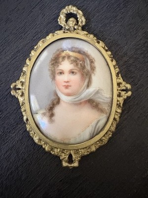 Ornate Antique Gold Metal framed Oval Portrait with mirror on reverse side 4x3in