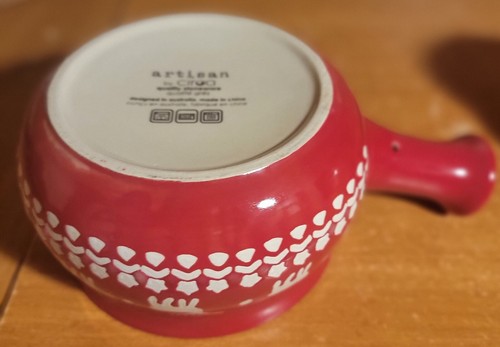Ciroa ARTISAN Handled Soup / Chili bowl, 5 1/2", Red, White Reindeer, Excellent - Picture 6 of 8