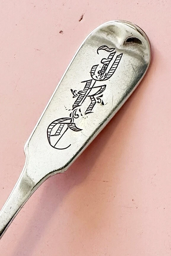 Antigua cucharadita Gorham de plata esterlina patrón de punta 1832 Hennegen Bates Co mono Foto 2 de 4