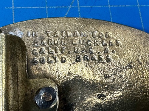 Hebilla de cinturón de motociclista de latón macizo con logotipo hippy de Baron Hebillas - Imagen 7 de 15